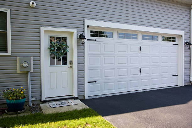 24/7 Emergency Garage Door Panel Replacement experts in Patterson, LA